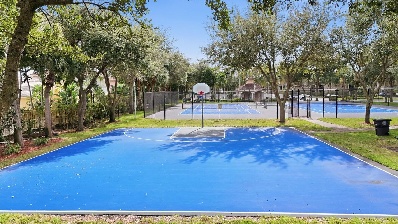 На продажу: $475,000 (3 спален, 2 ванн, 1674 Квадратных фут)