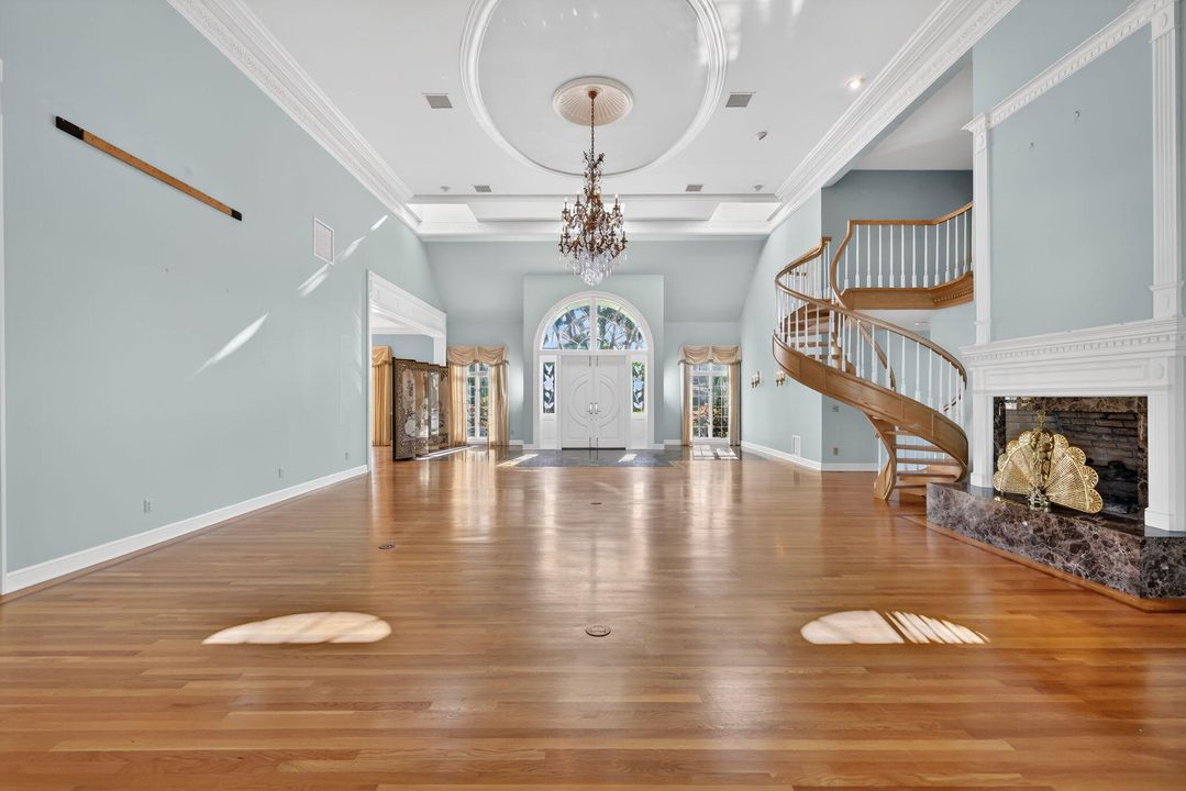 For Sale: $5,990,000 (5 beds, 5 baths, 7020 Square Feet)