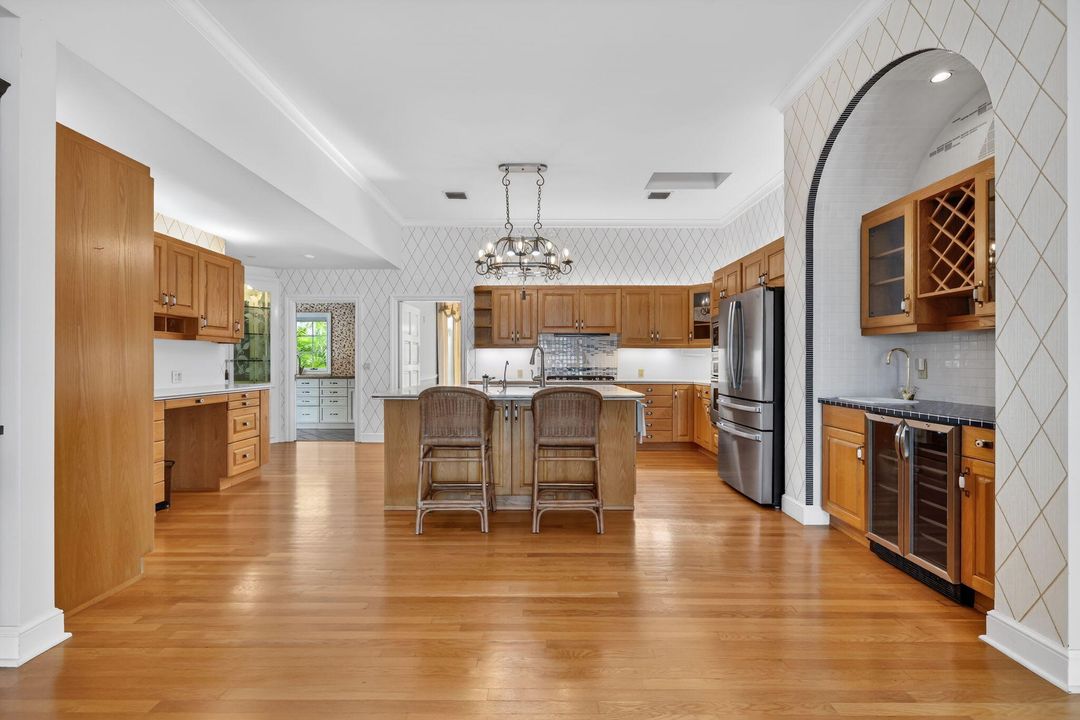 For Sale: $5,990,000 (5 beds, 5 baths, 7020 Square Feet)