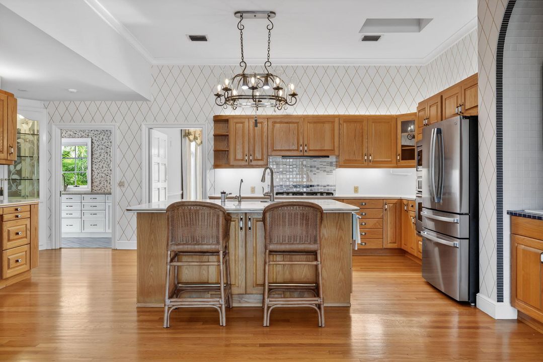 For Sale: $5,990,000 (5 beds, 5 baths, 7020 Square Feet)