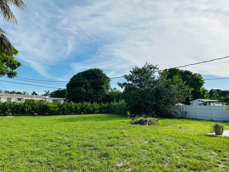 For Rent: $3,500 (2 beds, 2 baths, 1240 Square Feet)