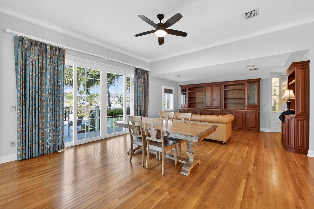 For Sale: $5,990,000 (5 beds, 5 baths, 7020 Square Feet)