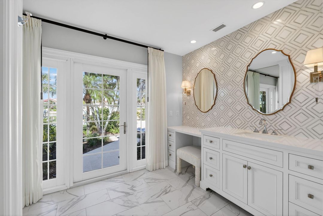 For Sale: $5,990,000 (5 beds, 5 baths, 7020 Square Feet)