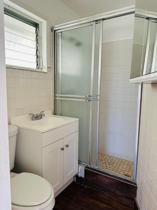 For Rent: $3,500 (2 beds, 2 baths, 1240 Square Feet)