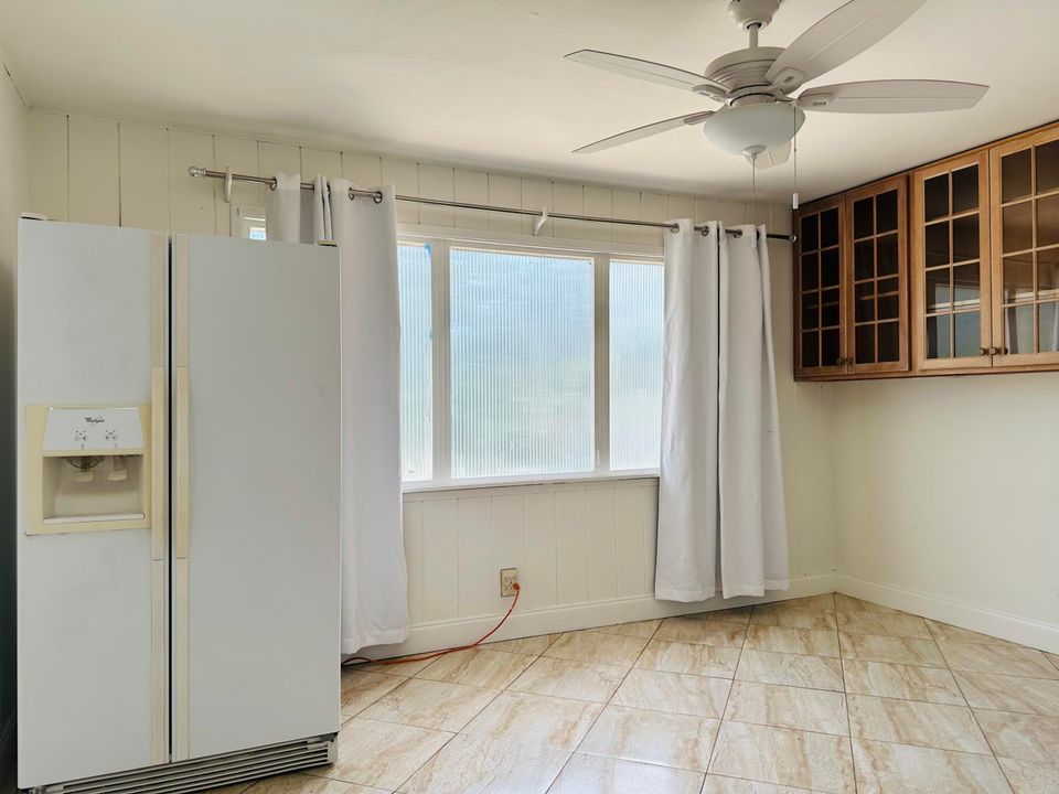 For Rent: $3,500 (2 beds, 2 baths, 1240 Square Feet)