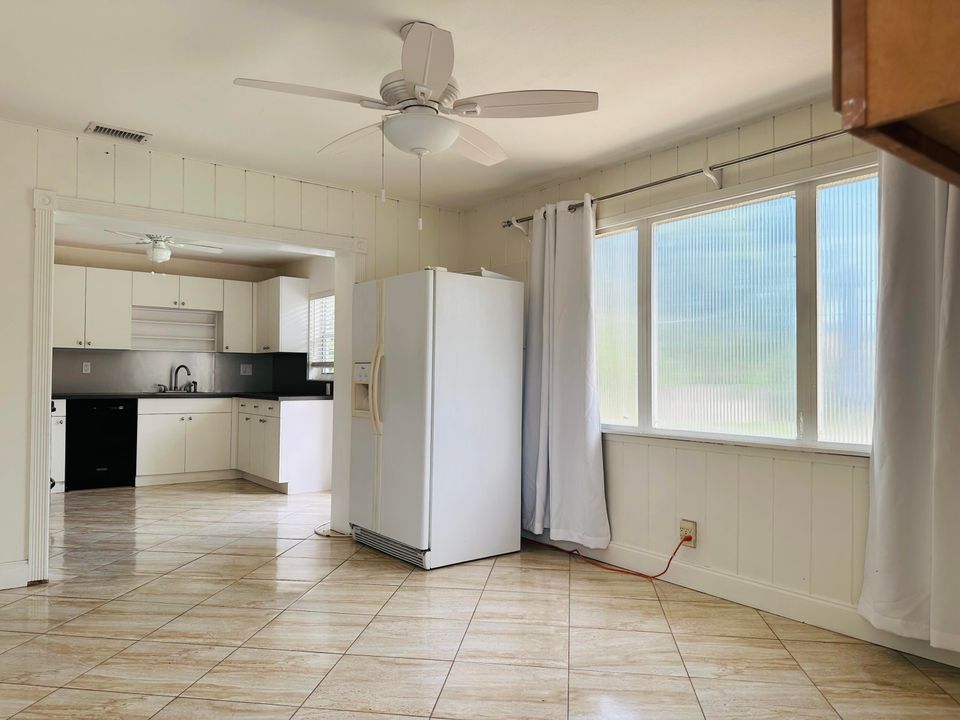 For Rent: $3,500 (2 beds, 2 baths, 1240 Square Feet)