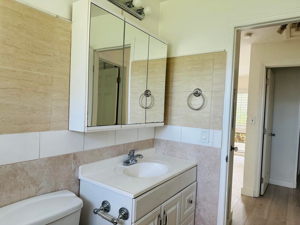 For Rent: $3,500 (2 beds, 2 baths, 1240 Square Feet)