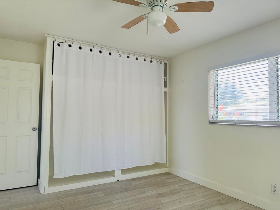 For Rent: $3,500 (2 beds, 2 baths, 1240 Square Feet)