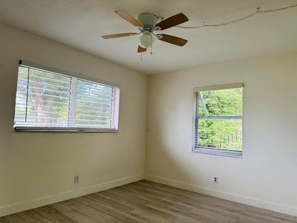 For Rent: $3,500 (2 beds, 2 baths, 1240 Square Feet)