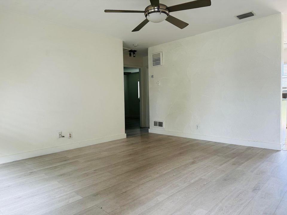 For Rent: $3,500 (2 beds, 2 baths, 1240 Square Feet)