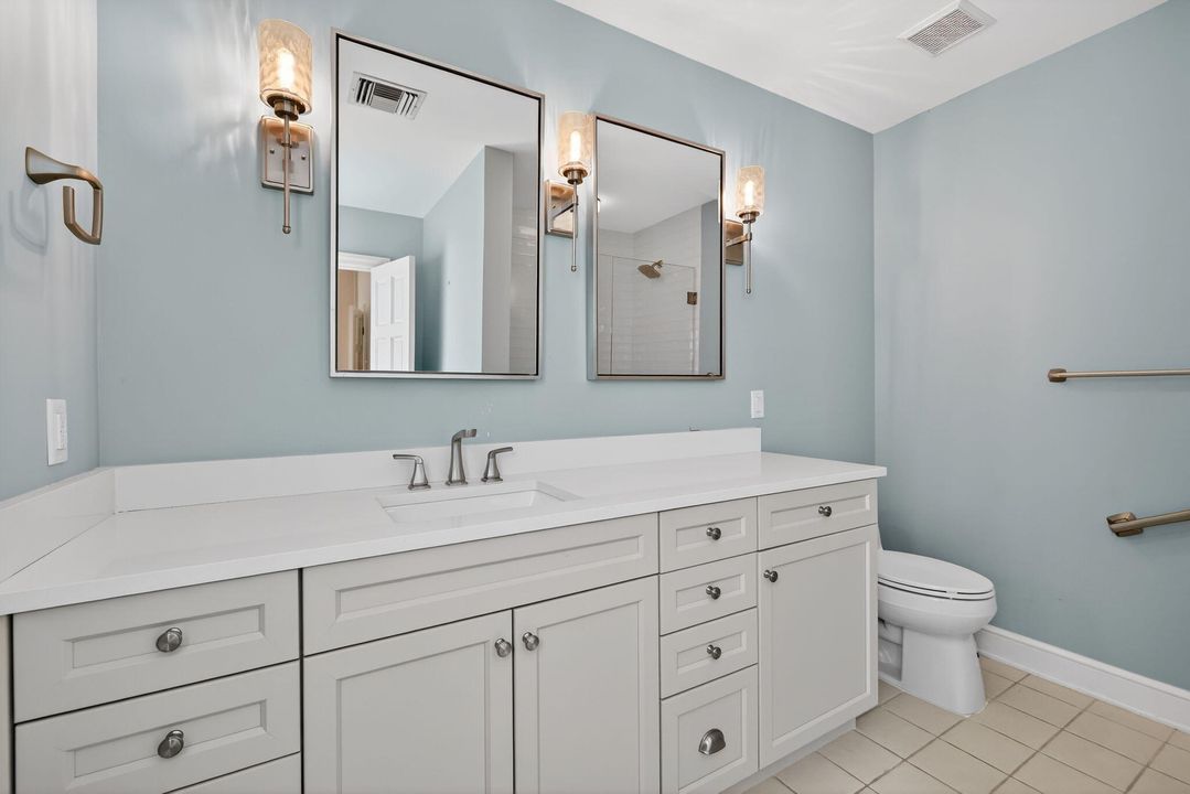 For Sale: $5,990,000 (5 beds, 5 baths, 7020 Square Feet)