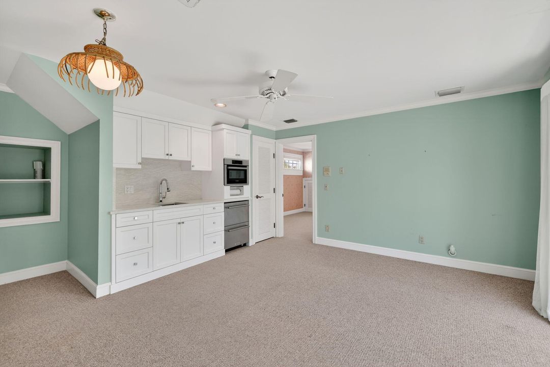 For Sale: $5,990,000 (5 beds, 5 baths, 7020 Square Feet)