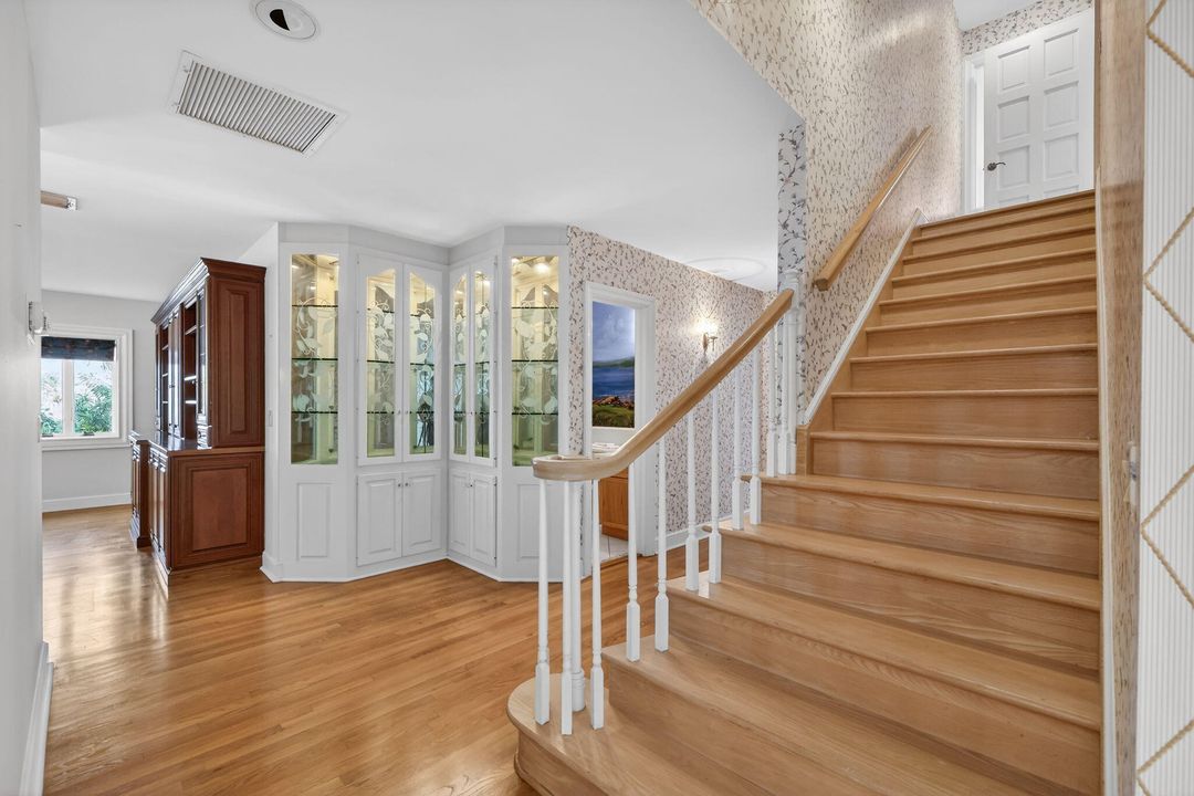 For Sale: $5,990,000 (5 beds, 5 baths, 7020 Square Feet)