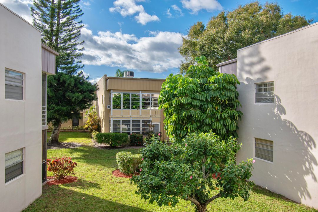 For Sale: $140,000 (2 beds, 2 baths, 910 Square Feet)