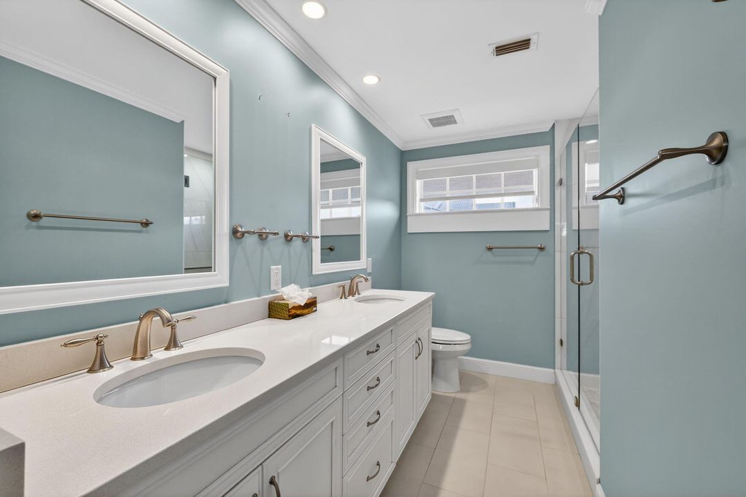 For Sale: $5,990,000 (5 beds, 5 baths, 7020 Square Feet)