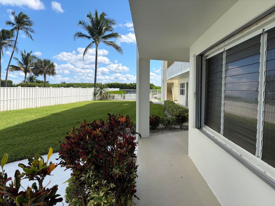 В аренду: $2,200 (2 спален, 1 ванн, 868 Квадратных фут)