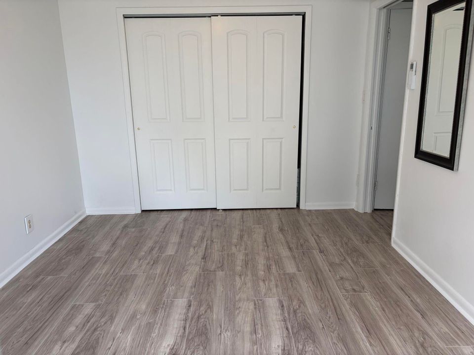 В аренду: $2,200 (2 спален, 1 ванн, 868 Квадратных фут)