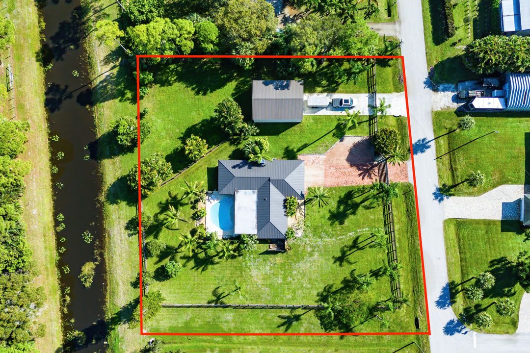 En Venta: $1,195,000 (4 camas, 2 baños, 1956 Pies cuadrados)