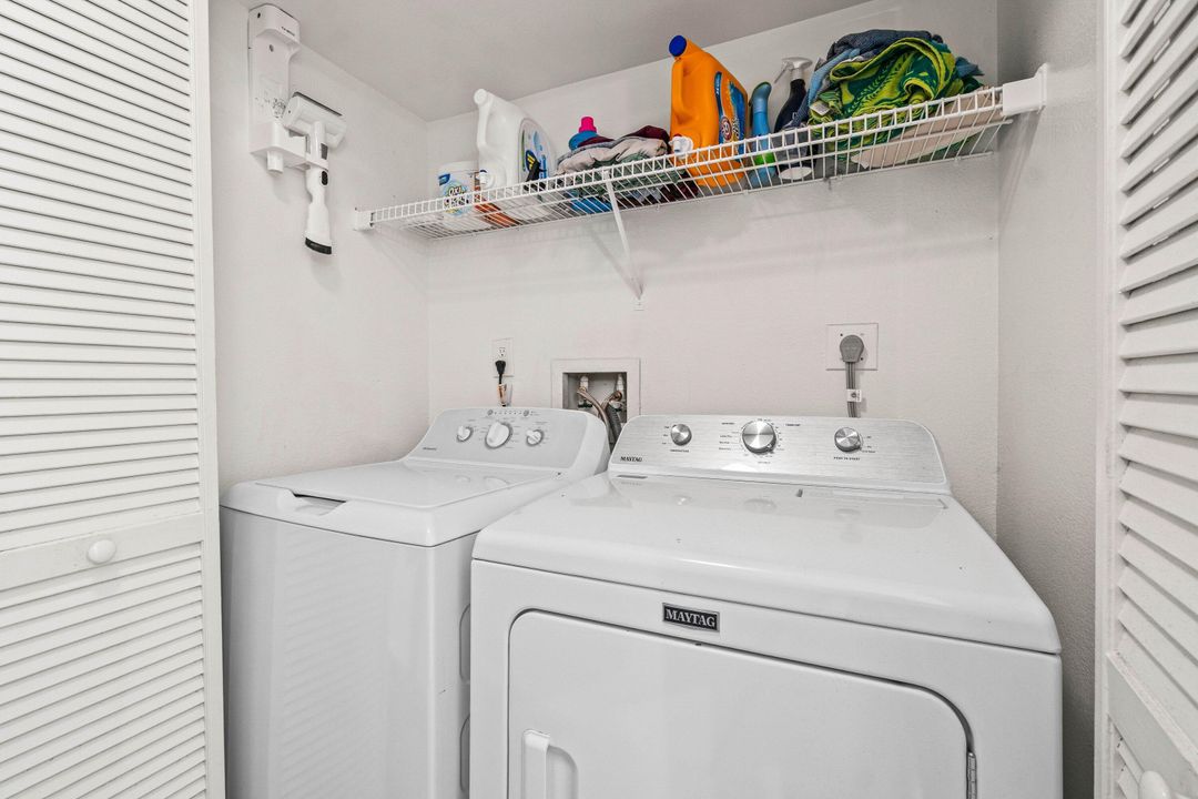 待售: $365,000 (3 贝兹, 2 浴室, 1085 平方英尺)