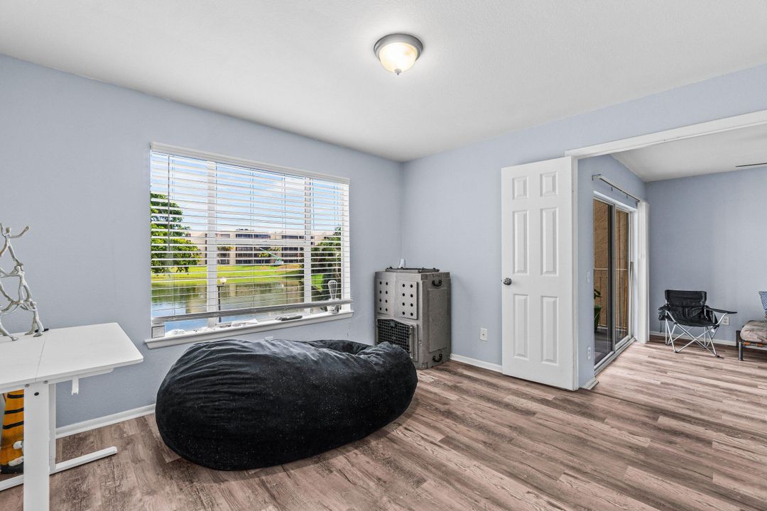 待售: $365,000 (3 贝兹, 2 浴室, 1085 平方英尺)