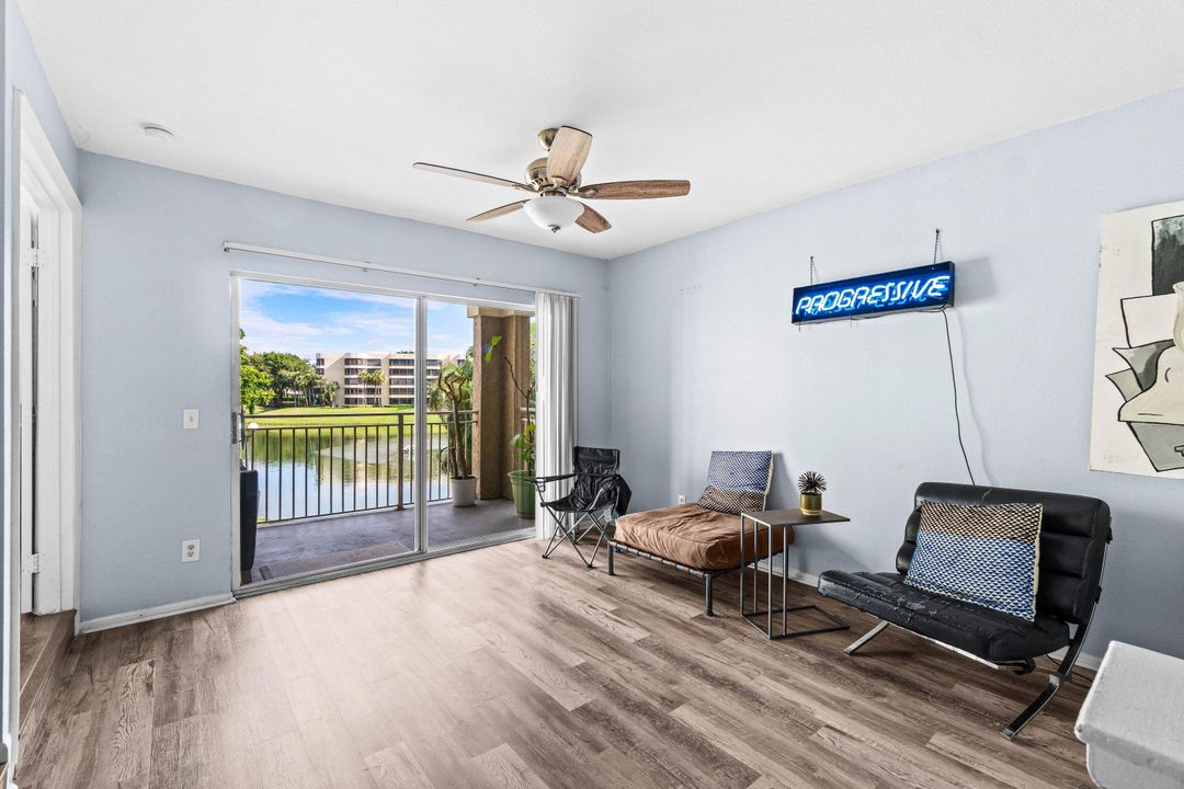 待售: $365,000 (3 贝兹, 2 浴室, 1085 平方英尺)