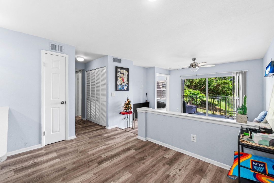 待售: $365,000 (3 贝兹, 2 浴室, 1085 平方英尺)