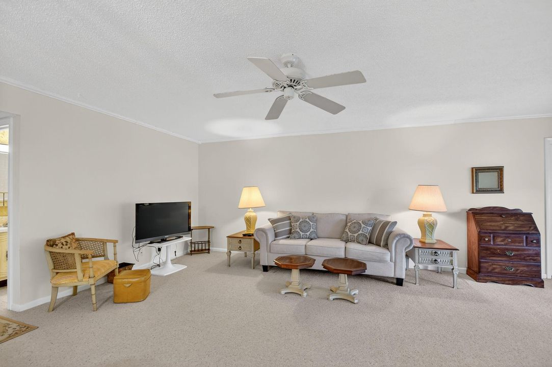 En Venta: $141,900 (1 camas, 1 baños, 994 Pies cuadrados)