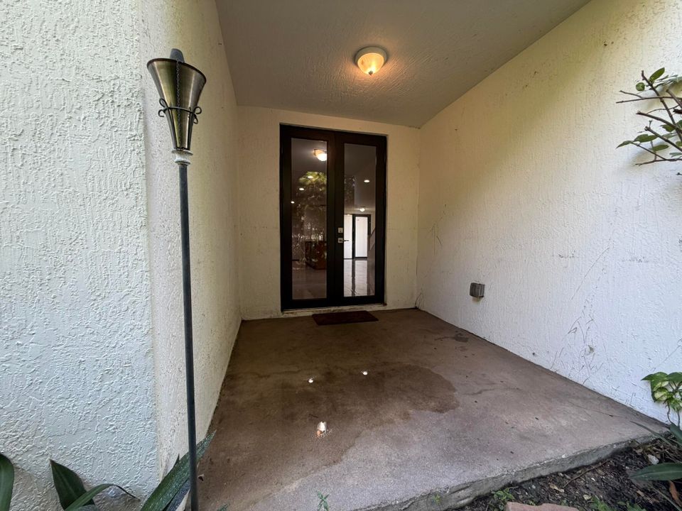 For Rent: $3,000 (3 beds, 2 baths, 1858 Square Feet)