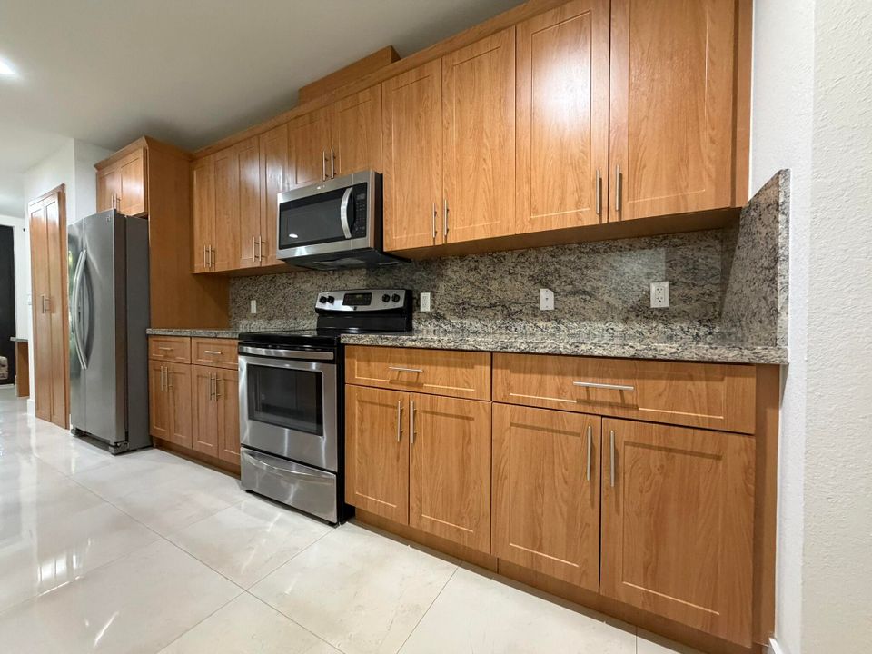 For Rent: $3,000 (3 beds, 2 baths, 1858 Square Feet)