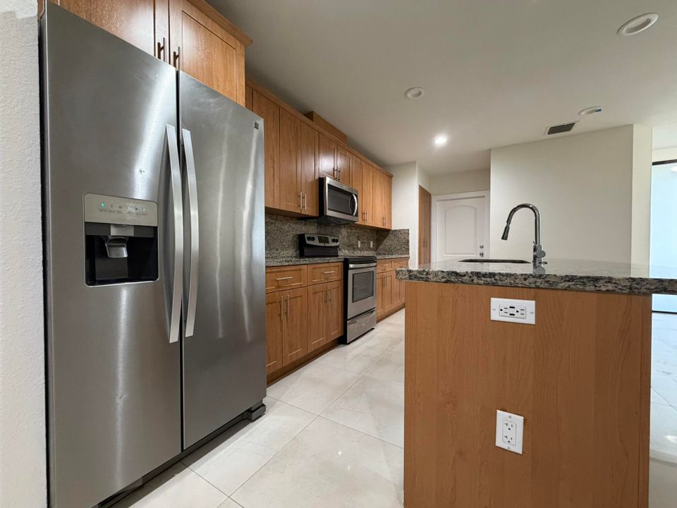 For Rent: $3,000 (3 beds, 2 baths, 1858 Square Feet)