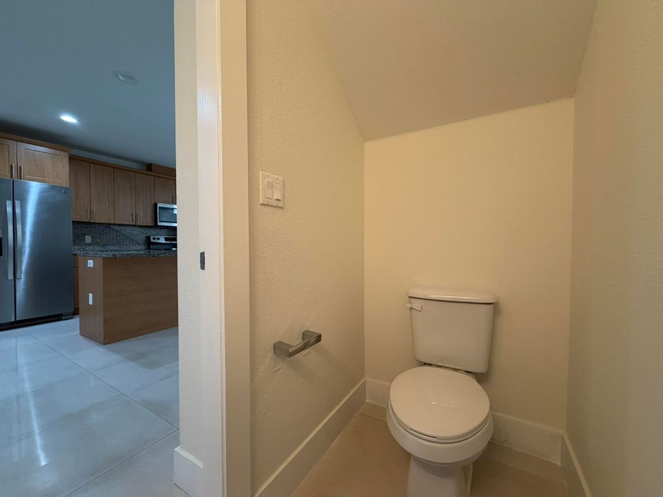 For Rent: $3,000 (3 beds, 2 baths, 1858 Square Feet)