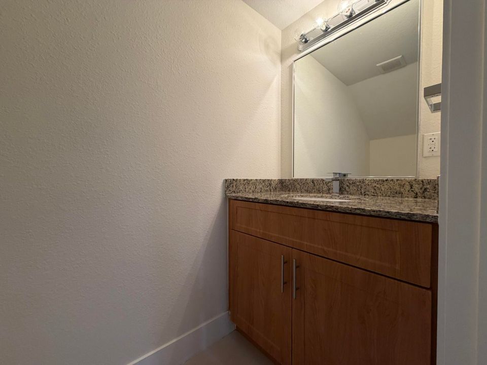 For Rent: $3,000 (3 beds, 2 baths, 1858 Square Feet)