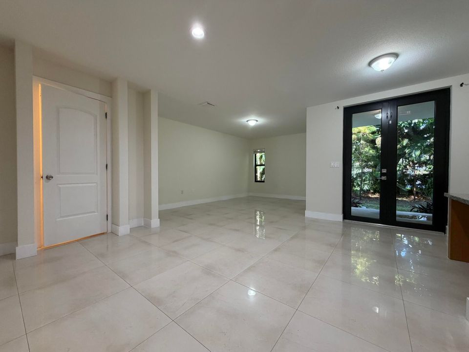 For Rent: $3,000 (3 beds, 2 baths, 1858 Square Feet)