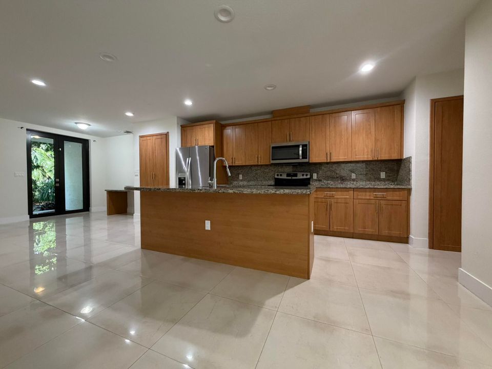 For Rent: $3,000 (3 beds, 2 baths, 1858 Square Feet)