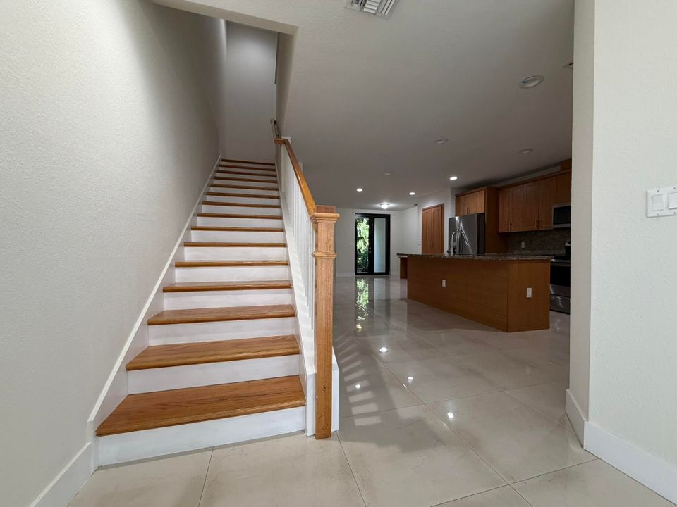 For Rent: $3,000 (3 beds, 2 baths, 1858 Square Feet)