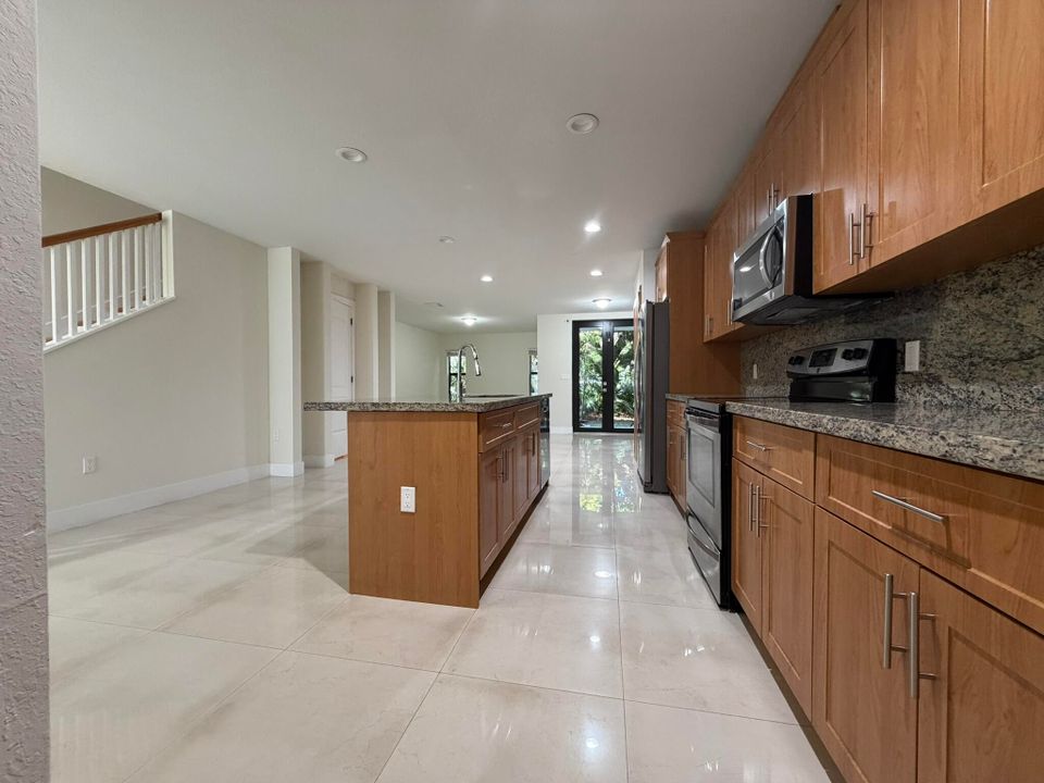 For Rent: $3,000 (3 beds, 2 baths, 1858 Square Feet)