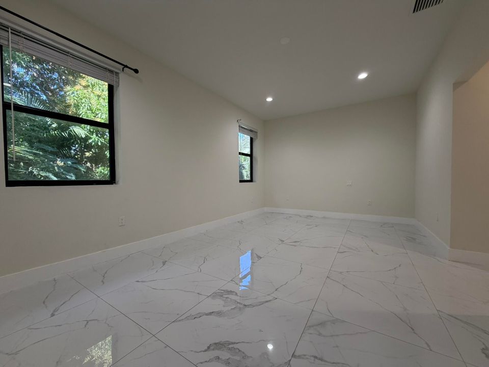 For Rent: $3,000 (3 beds, 2 baths, 1858 Square Feet)