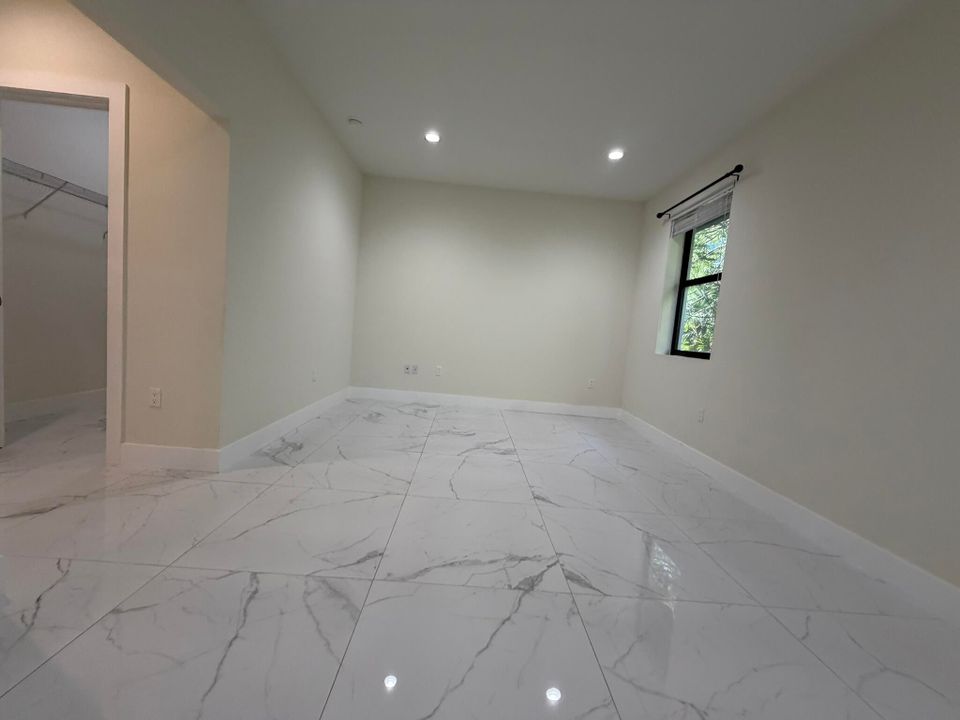 For Rent: $3,000 (3 beds, 2 baths, 1858 Square Feet)