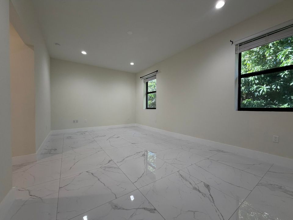 For Rent: $3,000 (3 beds, 2 baths, 1858 Square Feet)