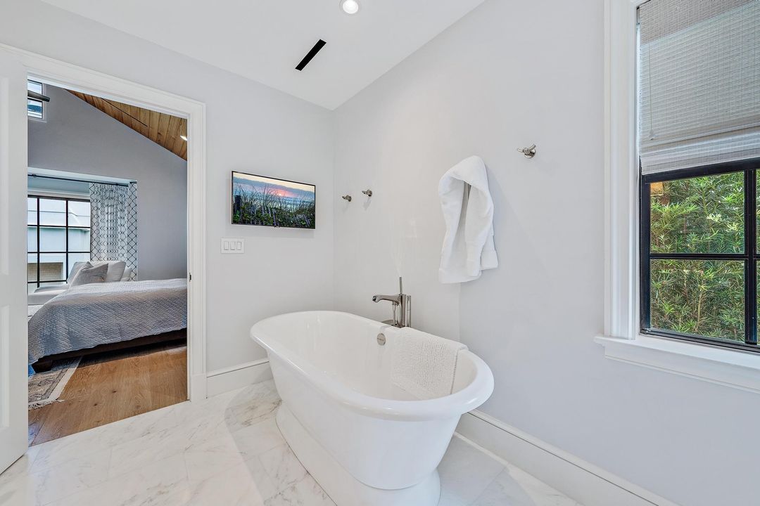 待售: $13,500,000 (3 贝兹, 3 浴室, 2611 平方英尺)