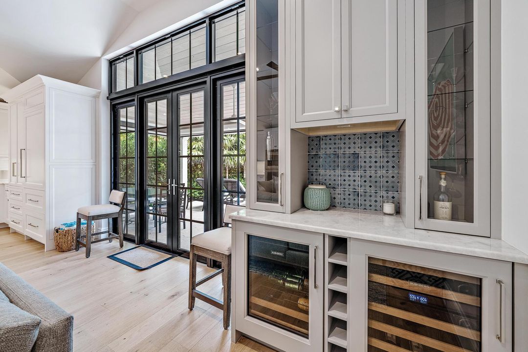 待售: $13,500,000 (3 贝兹, 3 浴室, 2611 平方英尺)