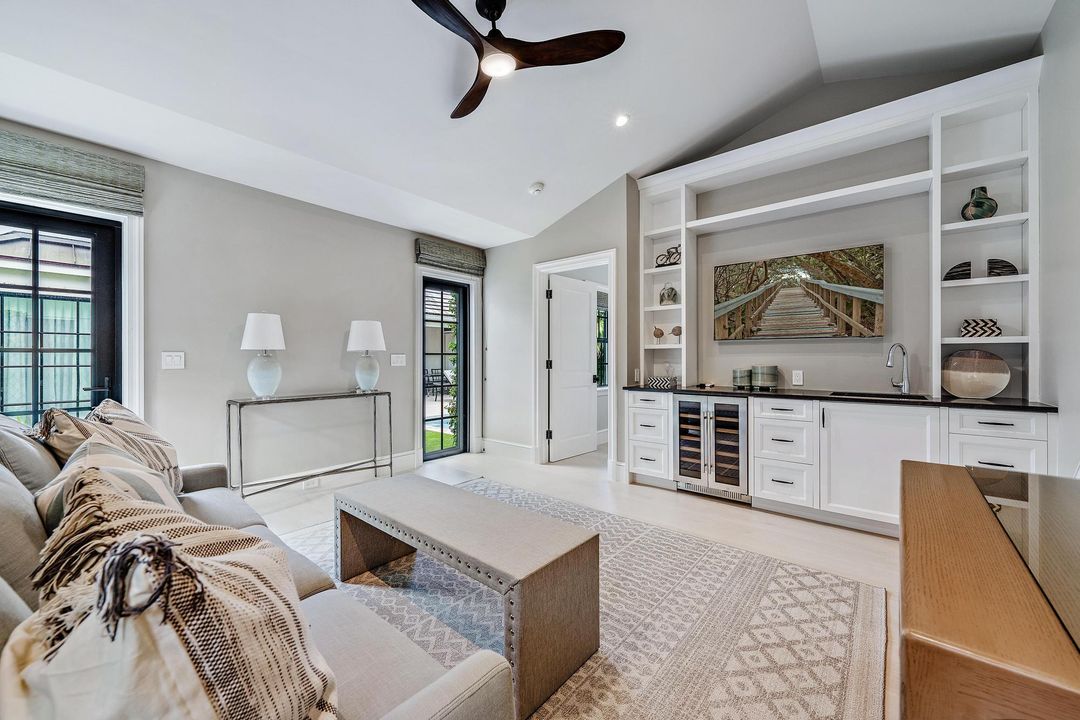 待售: $13,500,000 (3 贝兹, 3 浴室, 2611 平方英尺)