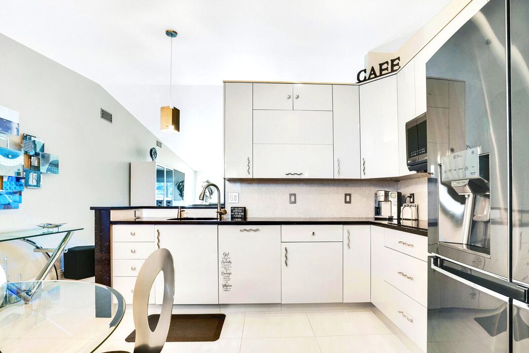 En Venta: $439,000 (2 camas, 2 baños, 1437 Pies cuadrados)