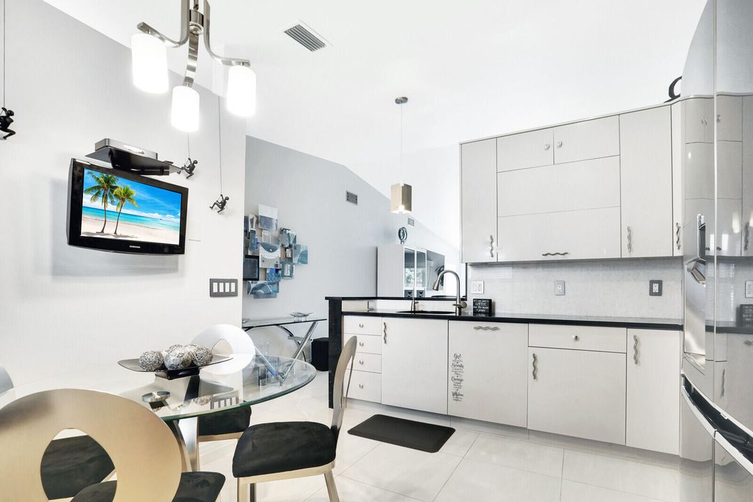 En Venta: $439,000 (2 camas, 2 baños, 1437 Pies cuadrados)