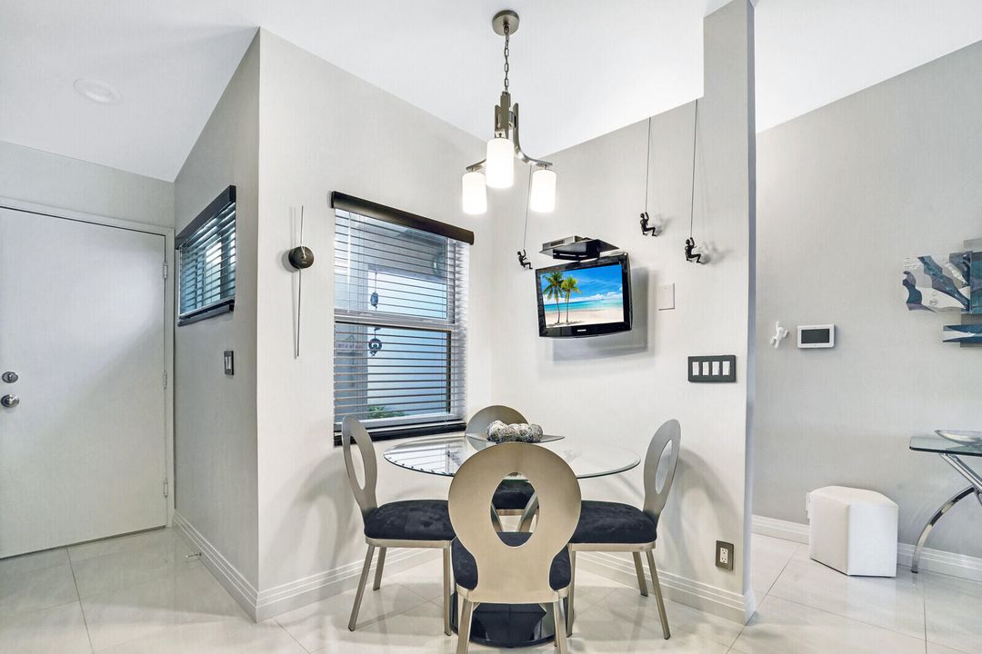 En Venta: $439,000 (2 camas, 2 baños, 1437 Pies cuadrados)