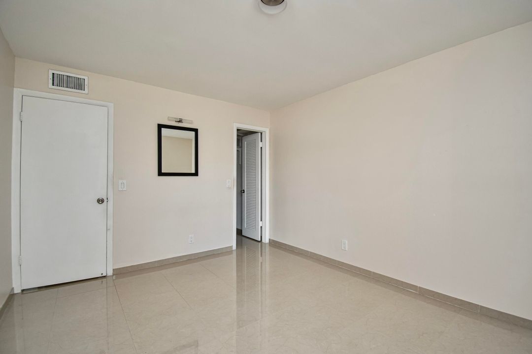For Sale: $140,000 (2 beds, 2 baths, 910 Square Feet)