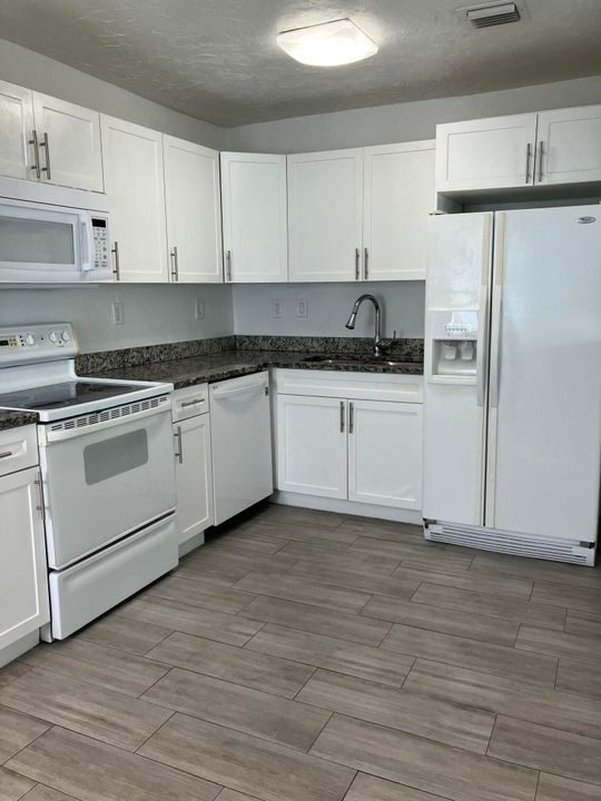 For Rent: $3,000 (3 beds, 2 baths, 1110 Square Feet)