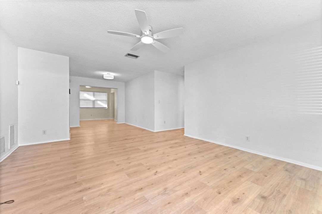 На продажу: $392,900 (3 спален, 2 ванн, 1806 Квадратных фут)