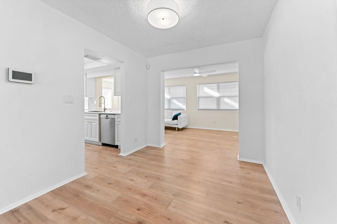 На продажу: $392,900 (3 спален, 2 ванн, 1806 Квадратных фут)