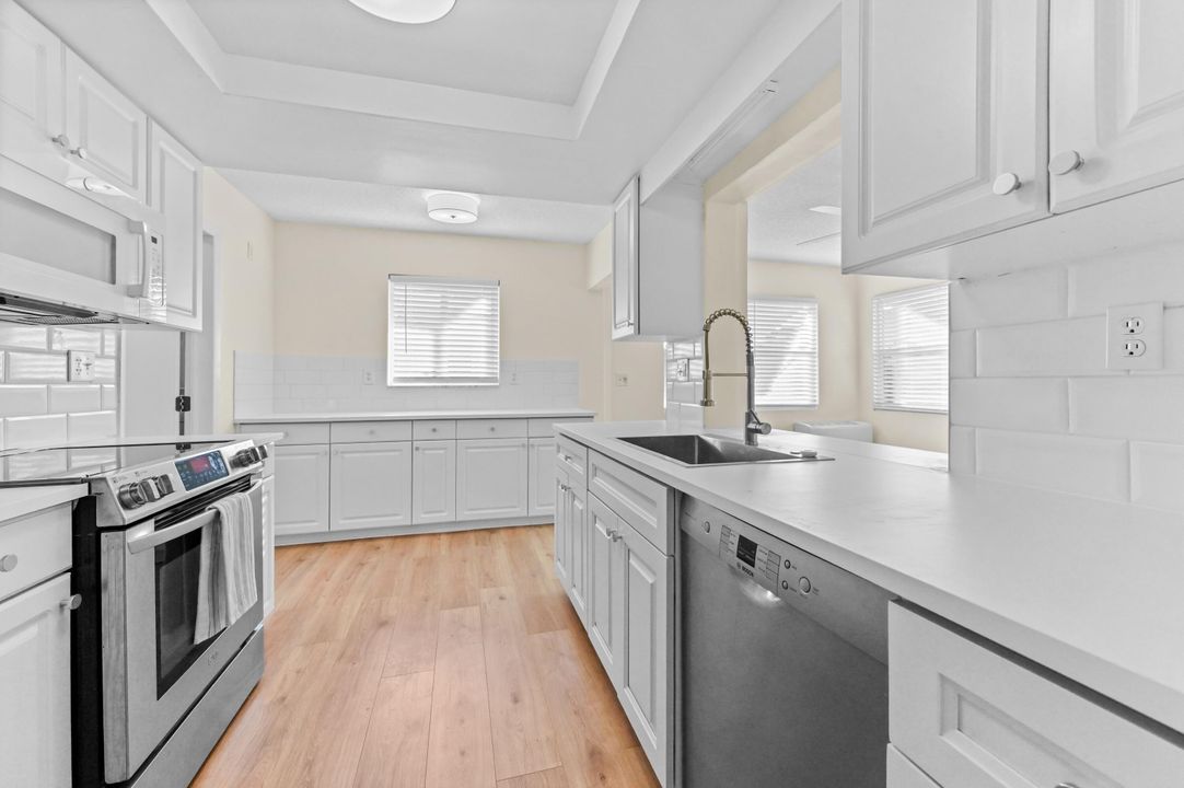 На продажу: $392,900 (3 спален, 2 ванн, 1806 Квадратных фут)